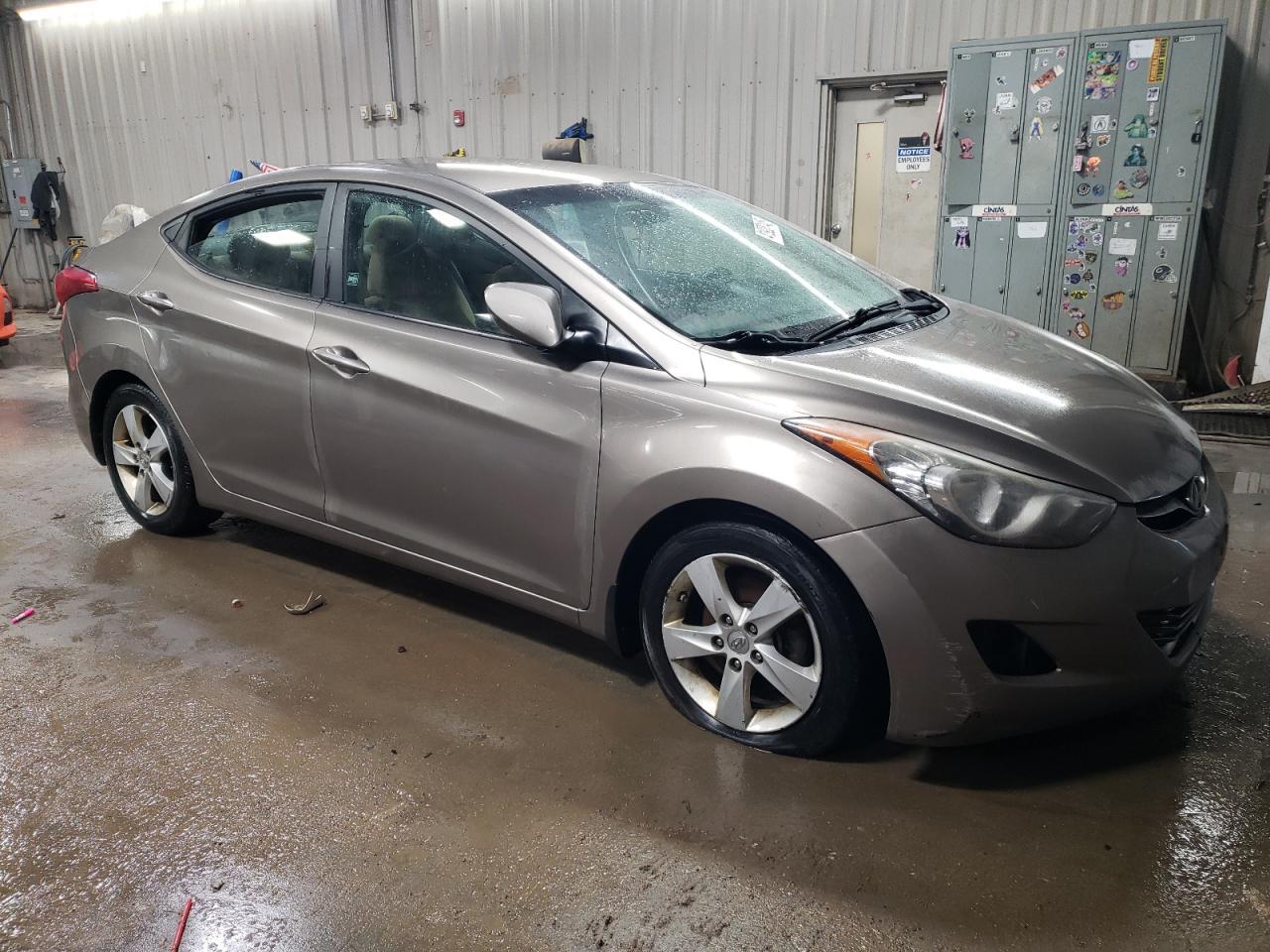 2013 HYUNDAI ELANTRA GL - Image 4