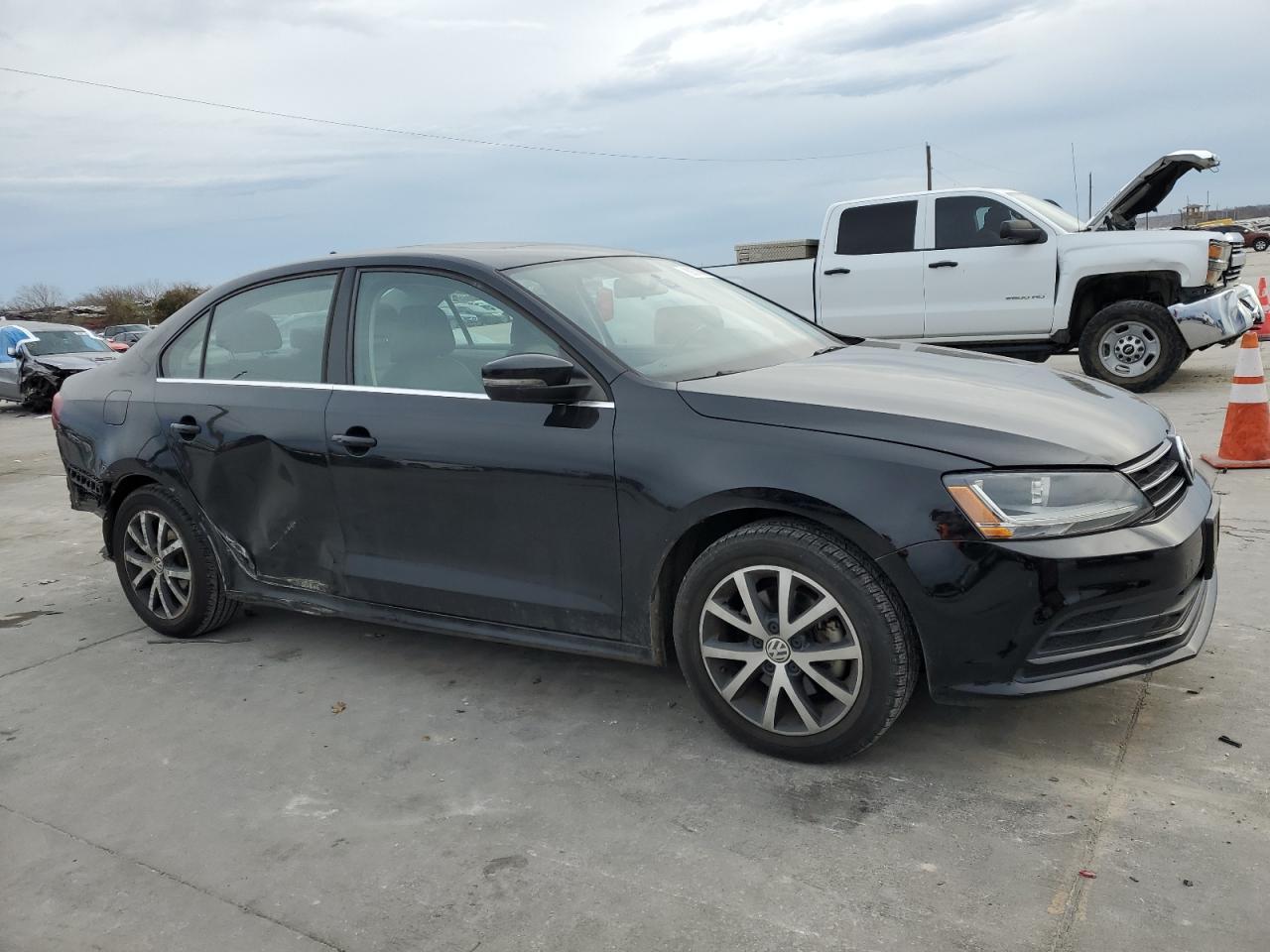 2017 VOLKSWAGEN JETTA SE - Image 4