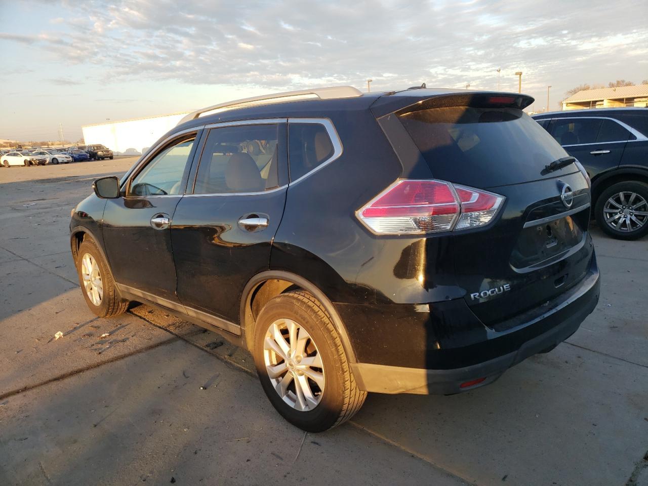 2015 NISSAN ROGUE S - Image 2