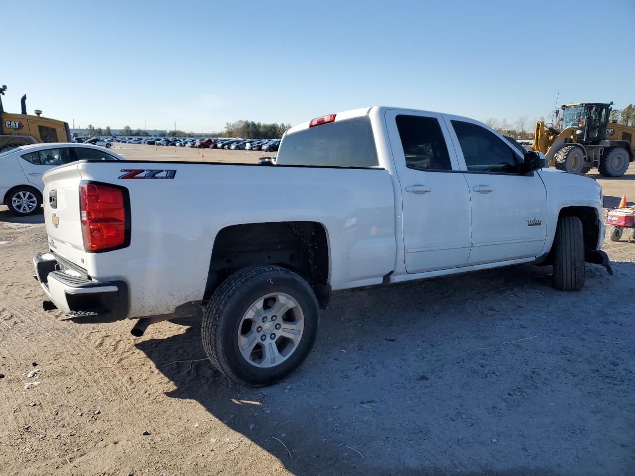 2018 CHEVROLET SILVERADO - Фото 3