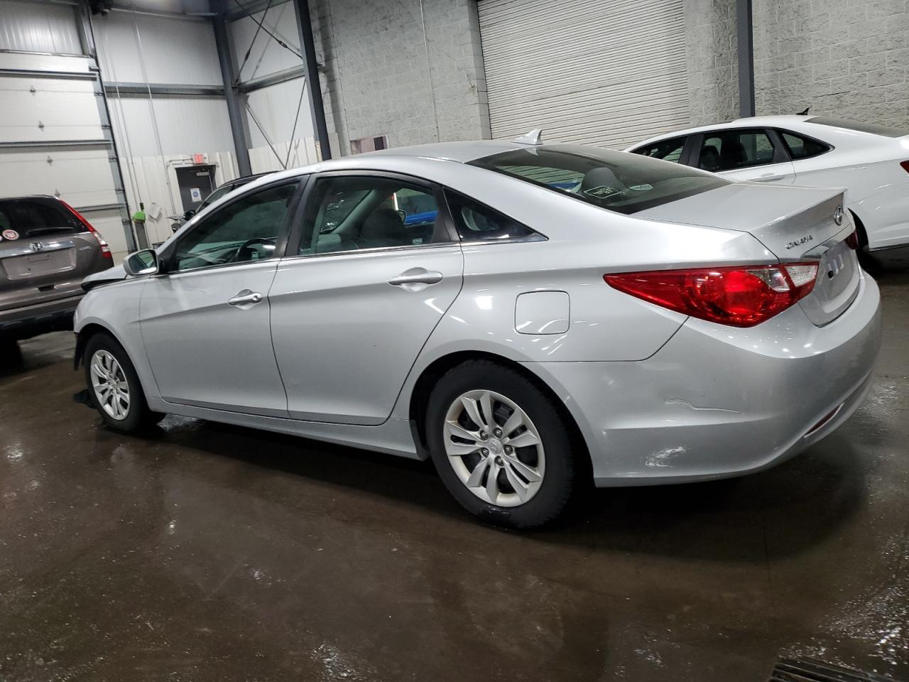2011 HYUNDAI SONATA GLS - Image 2