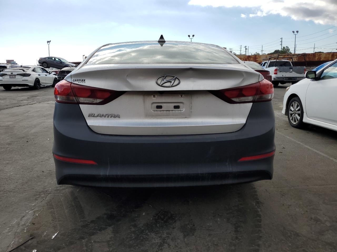 2017 HYUNDAI ELANTRA SE - Image 6