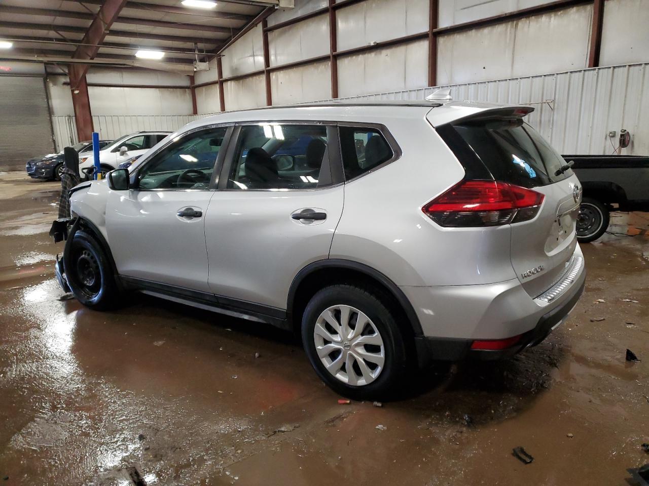 2017 NISSAN ROGUE SV - Image 2