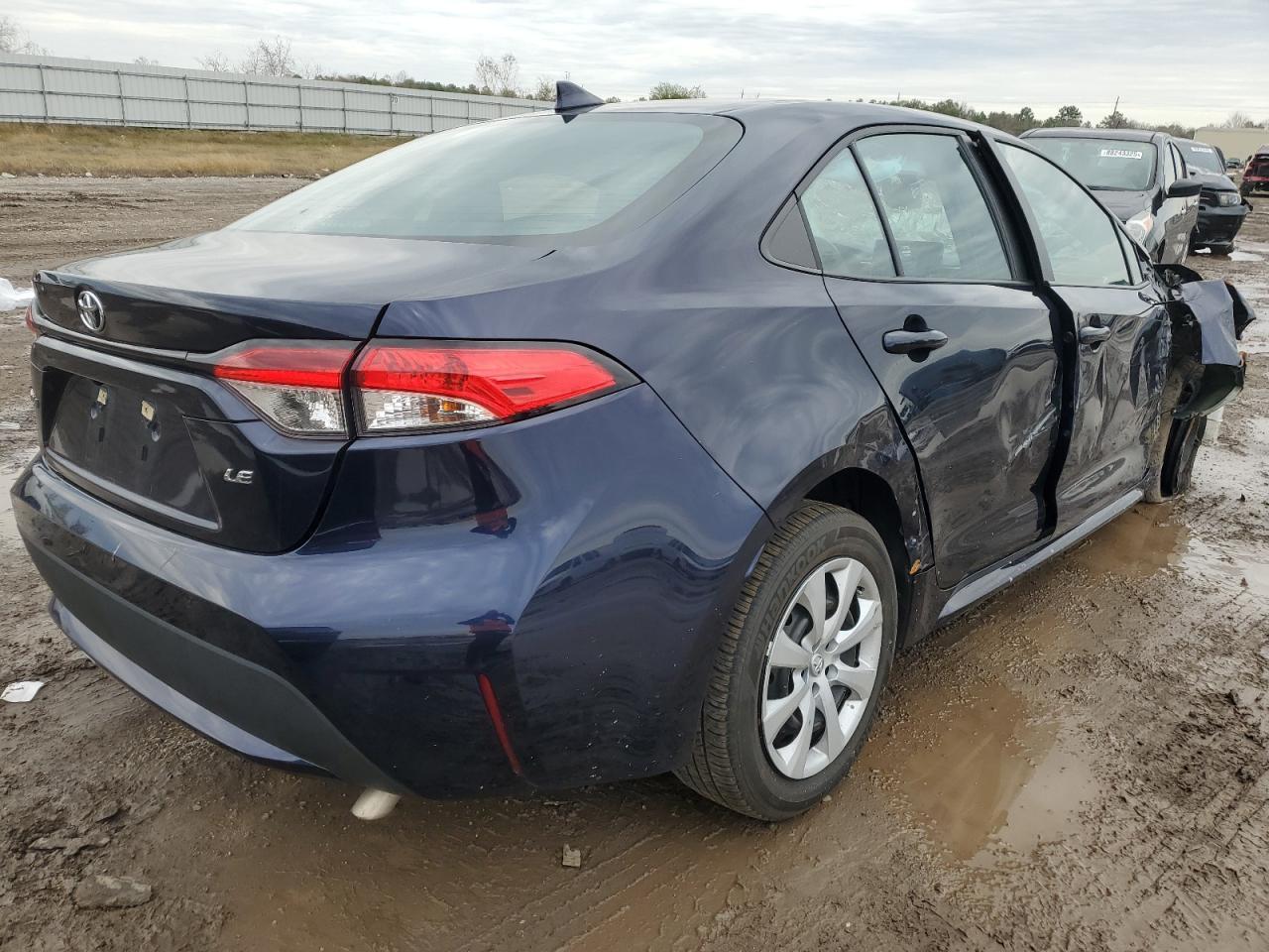 2022 TOYOTA COROLLA LE - Image 3