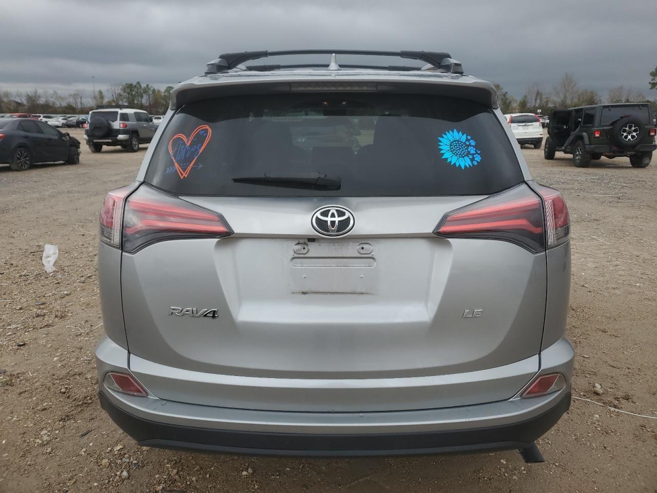 2018 TOYOTA RAV4 LE - Image 6
