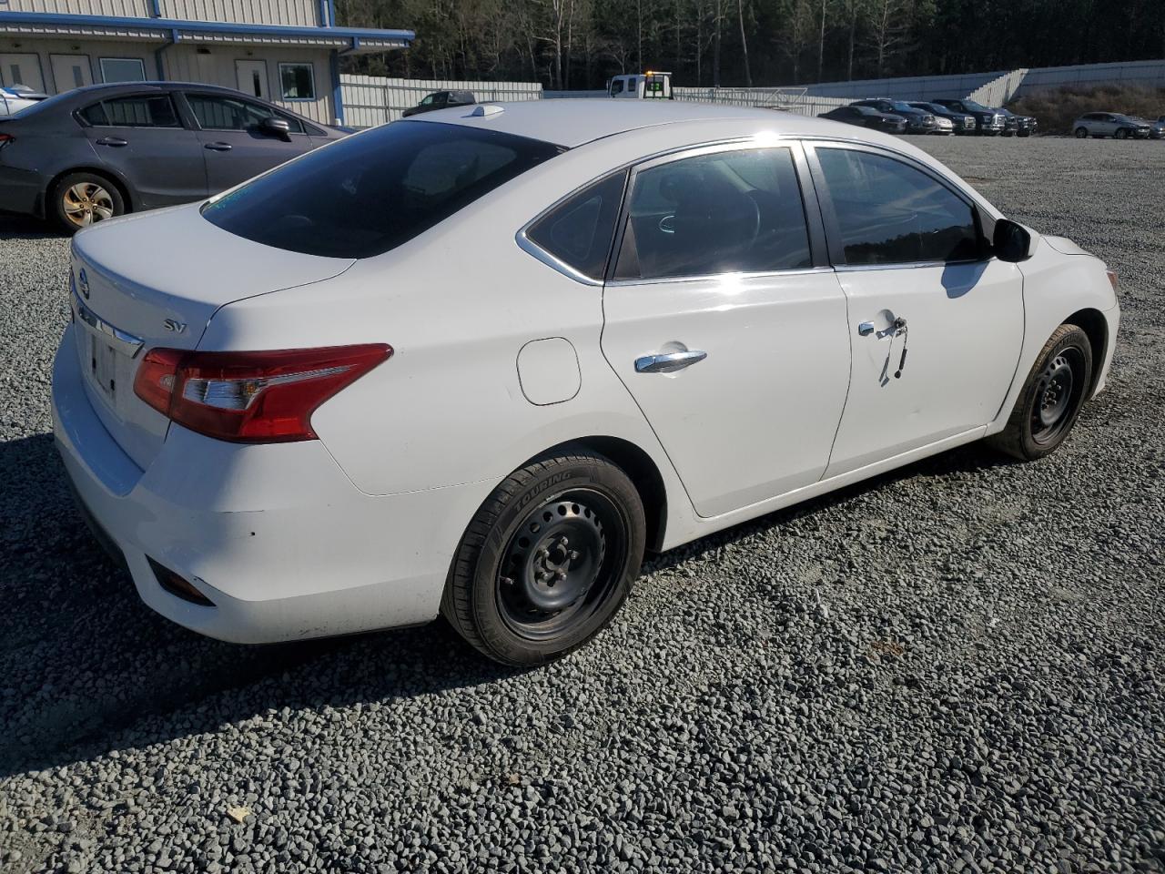 2017 NISSAN SENTRA S - Фото 3
