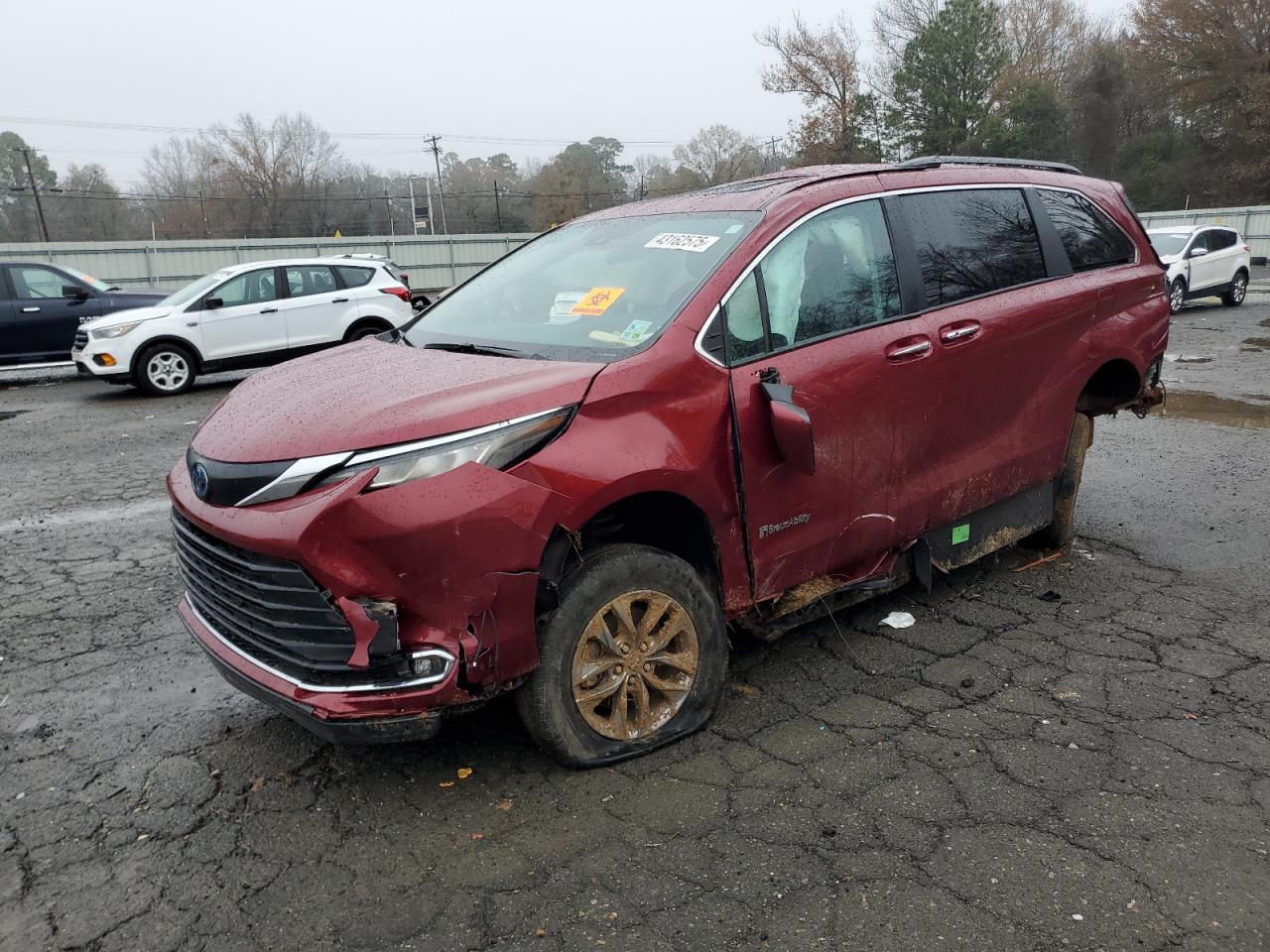 2023 TOYOTA SIENNA XLE