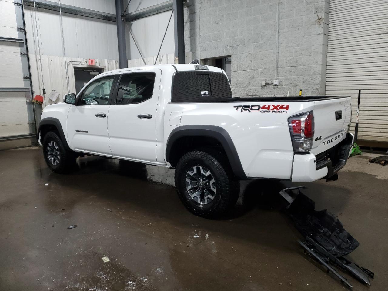 2023 TOYOTA TACOMA DOU - Фото 2