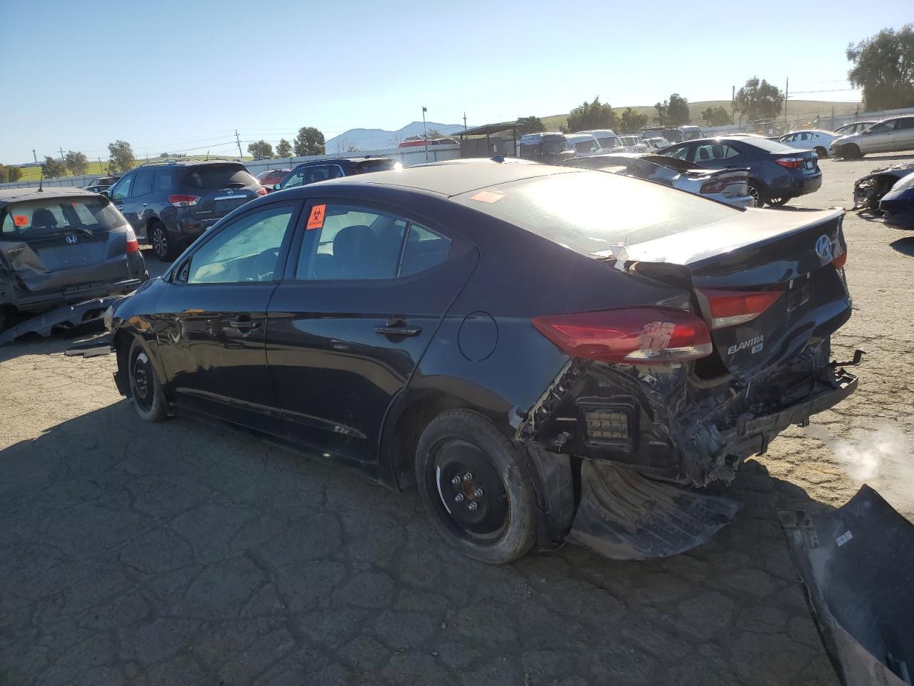 2018 HYUNDAI ELANTRA SE - Image 2