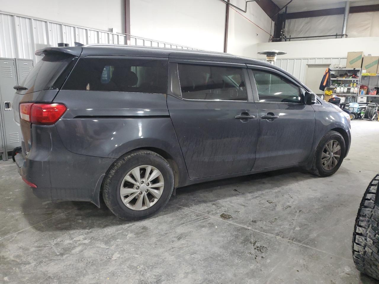 2016 KIA SEDONA LX - Image 3