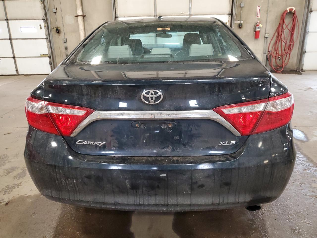 2016 TOYOTA CAMRY LE - Фото 6