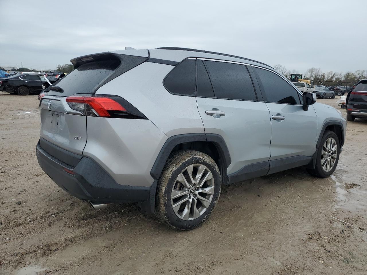 2020 TOYOTA RAV4 XLE P - Image 3