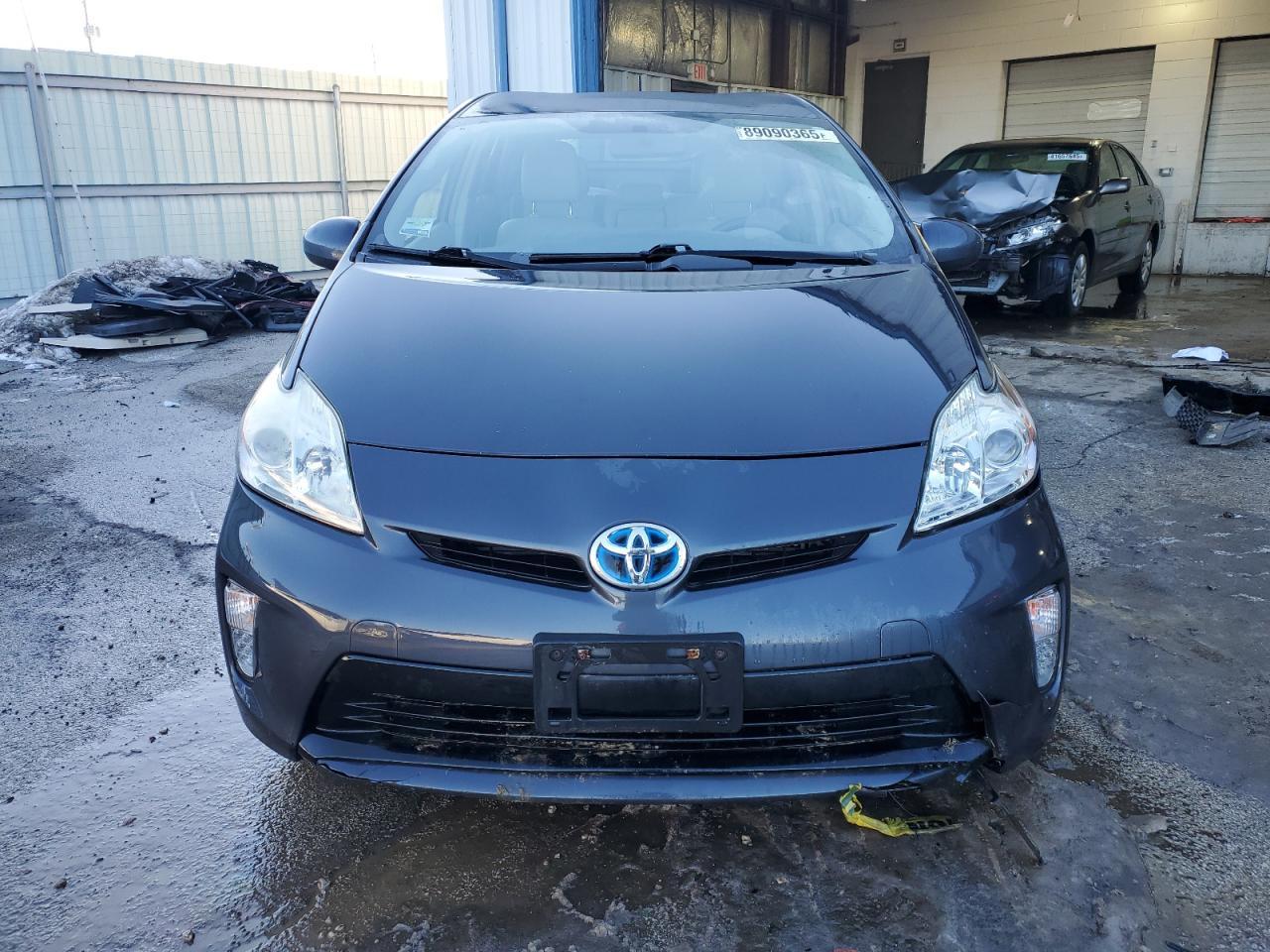2013 TOYOTA PRIUS - Image 5