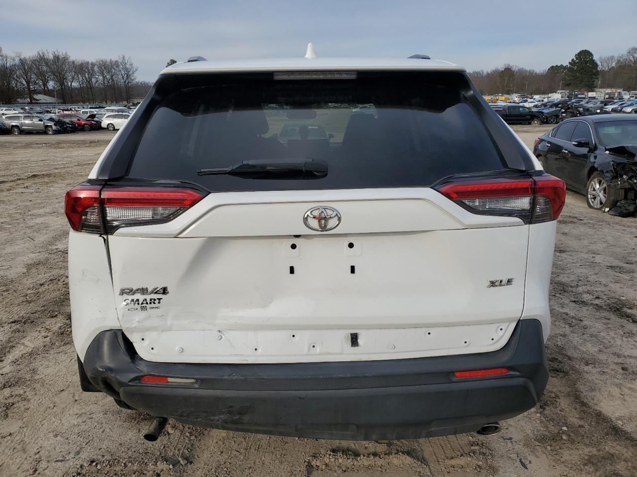 2019 TOYOTA RAV4 XLE P - Фото 6