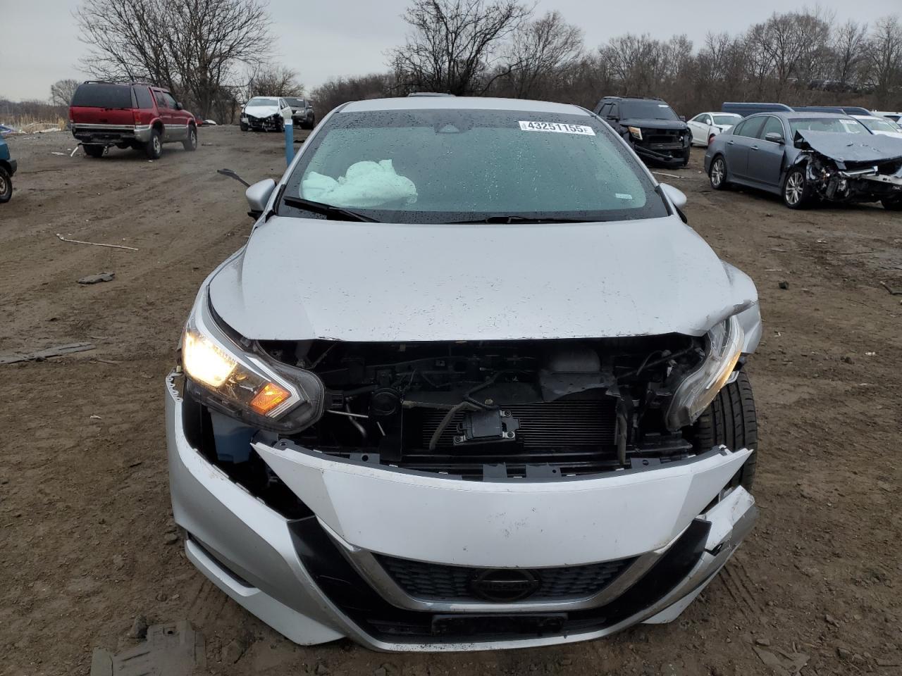 2021 NISSAN VERSA SV - Image 5