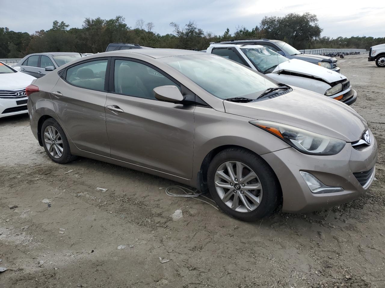2015 HYUNDAI ELANTRA SE - Image 4