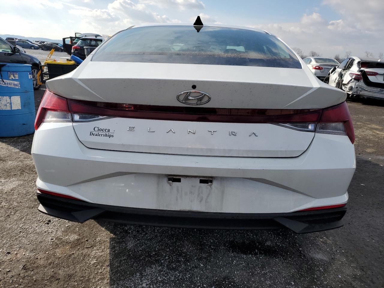 2023 HYUNDAI ELANTRA SE - Image 6