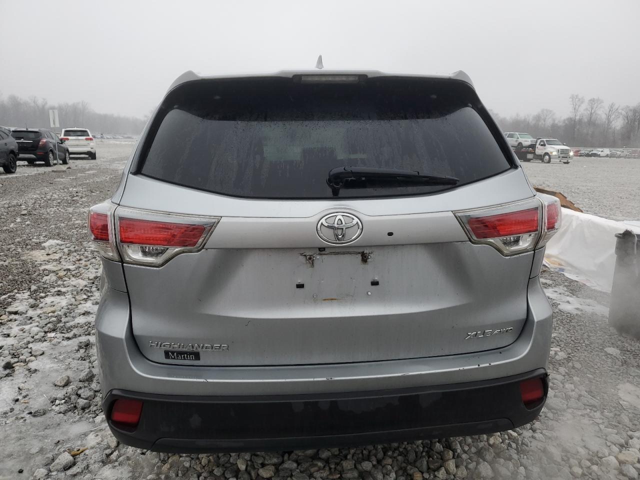 2015 TOYOTA HIGHLANDER - Image 6