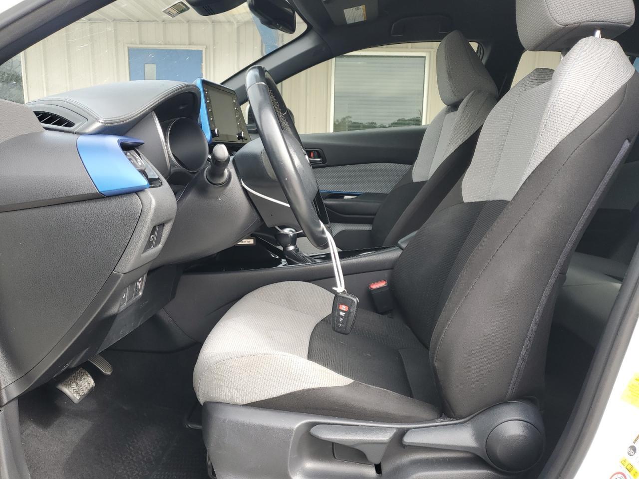 2019 TOYOTA C-HR XLE - Фото 7