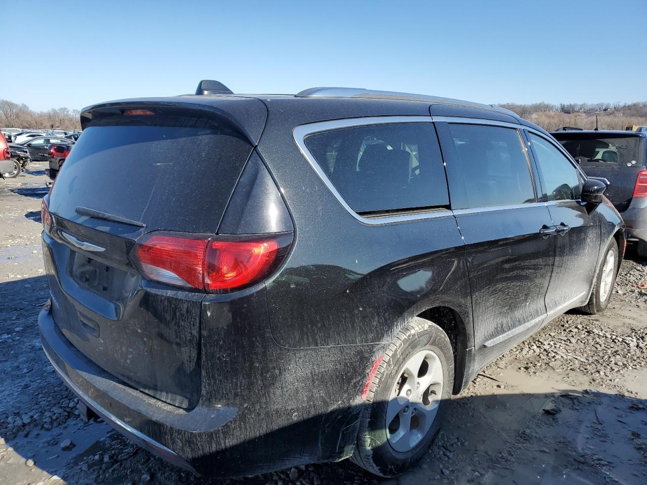2017 CHRYSLER PACIFICA T - Фото 3