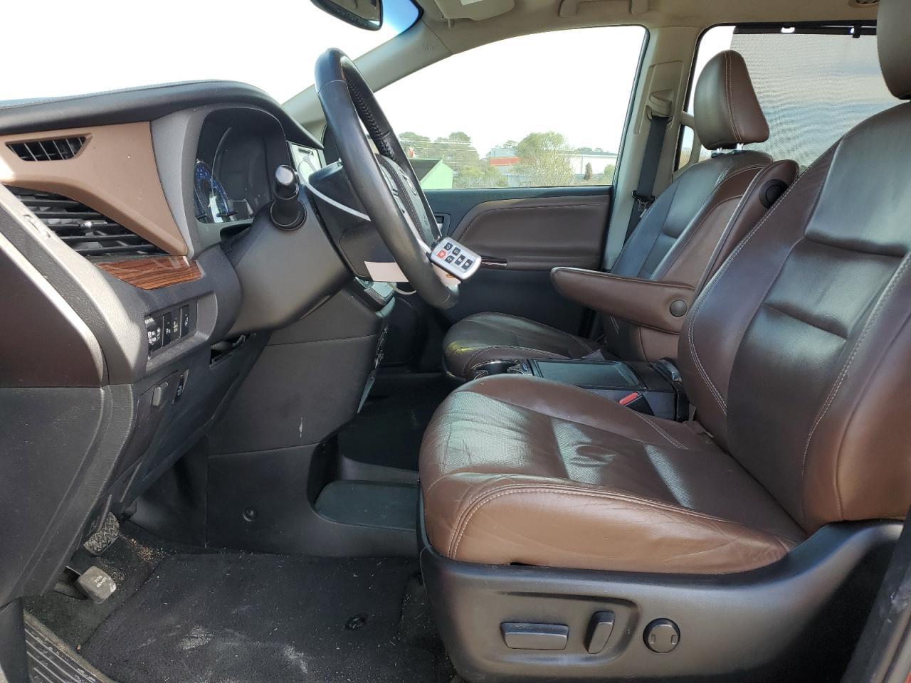 2015 TOYOTA SIENNA XLE - Фото 7