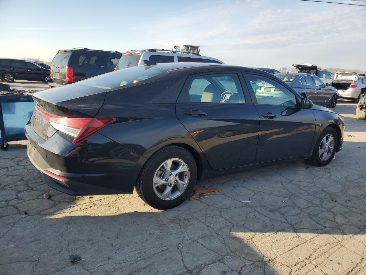 2022 HYUNDAI ELANTRA SE - Фото 3