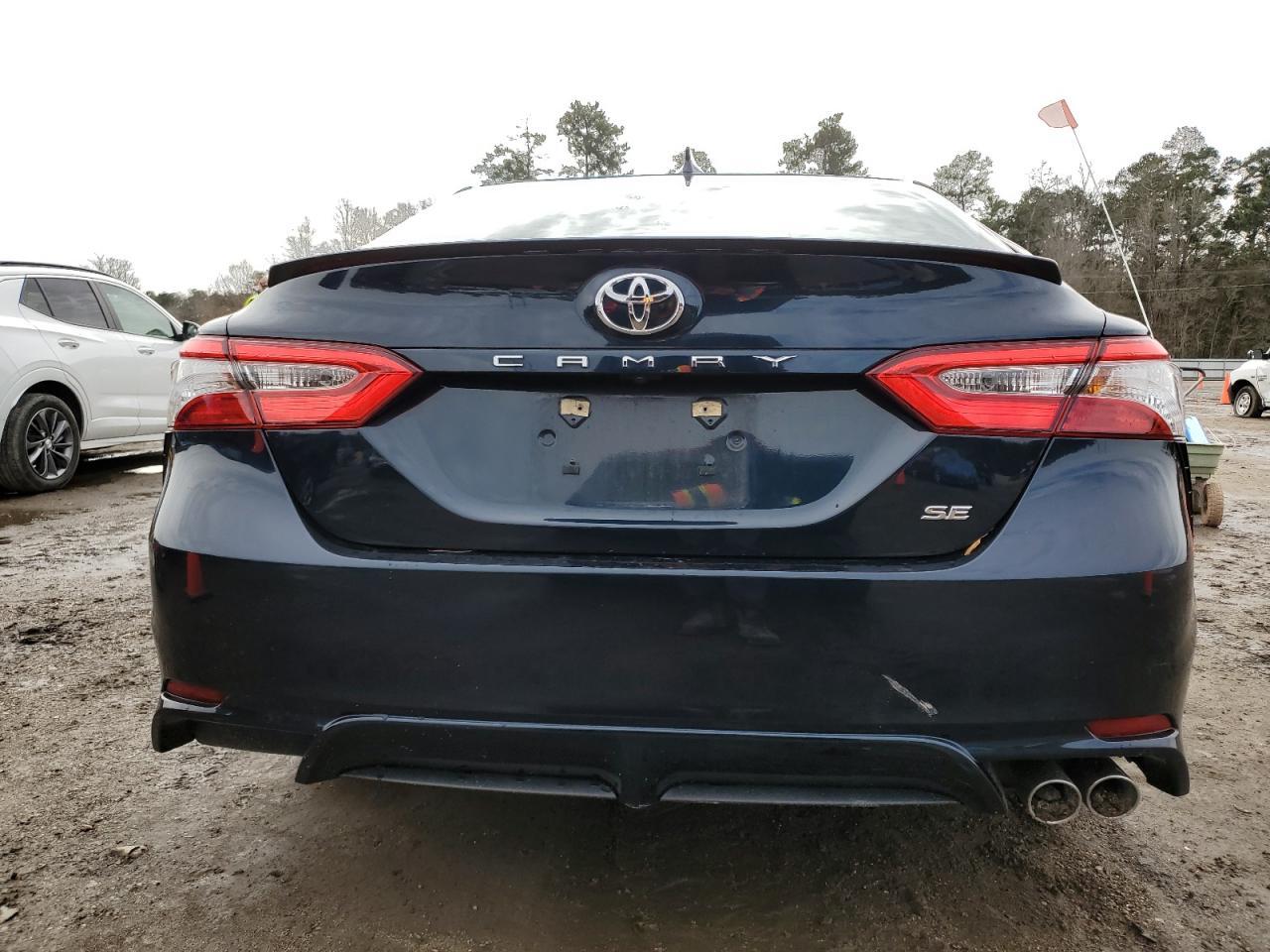2018 TOYOTA CAMRY L - Фото 6