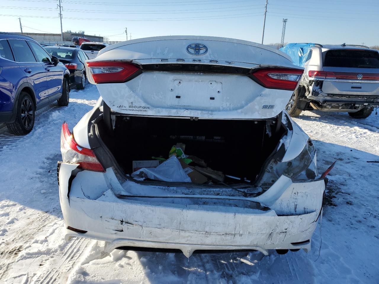 2019 TOYOTA CAMRY L - Фото 6