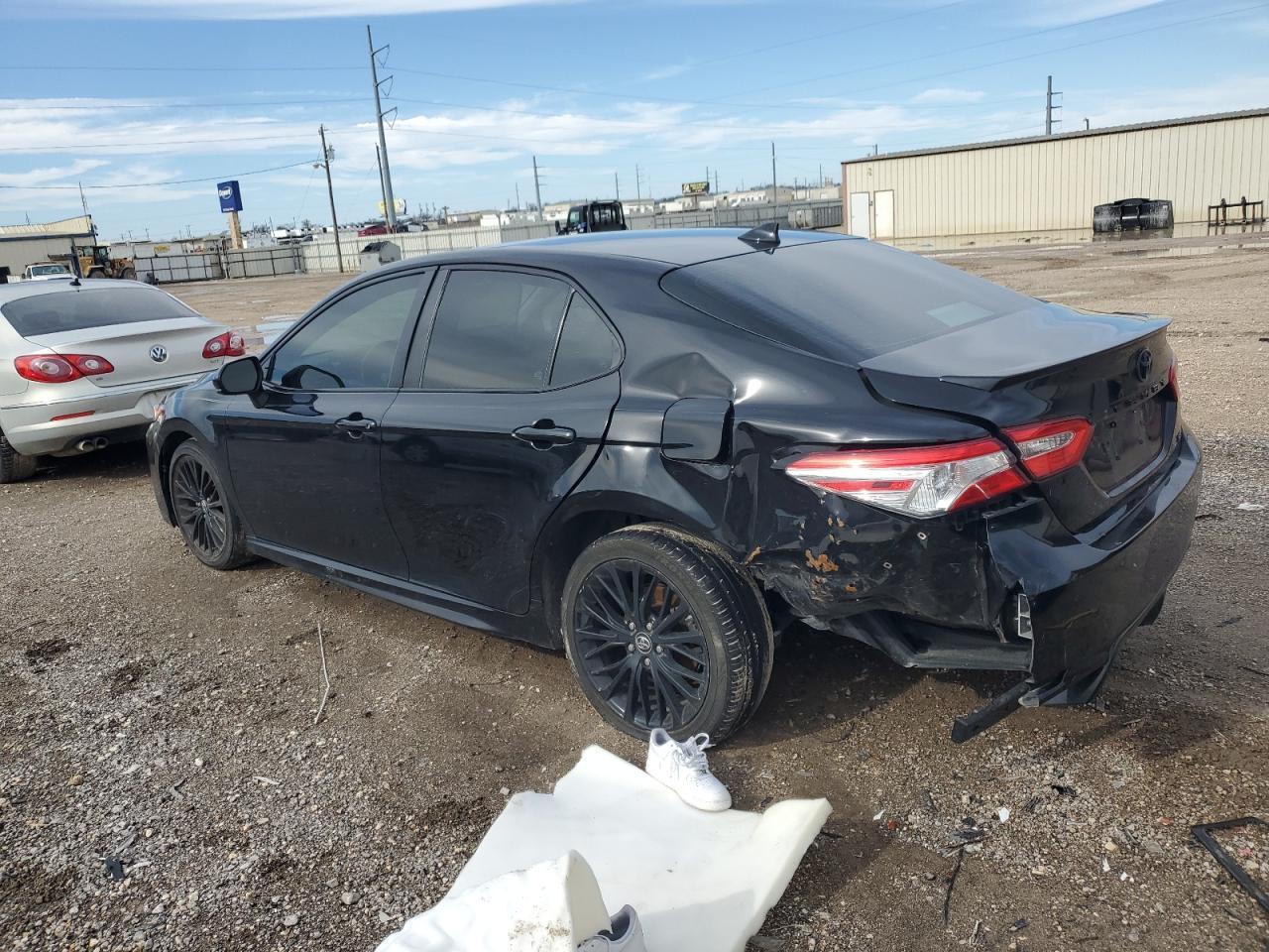 2020 TOYOTA CAMRY SE - Image 2