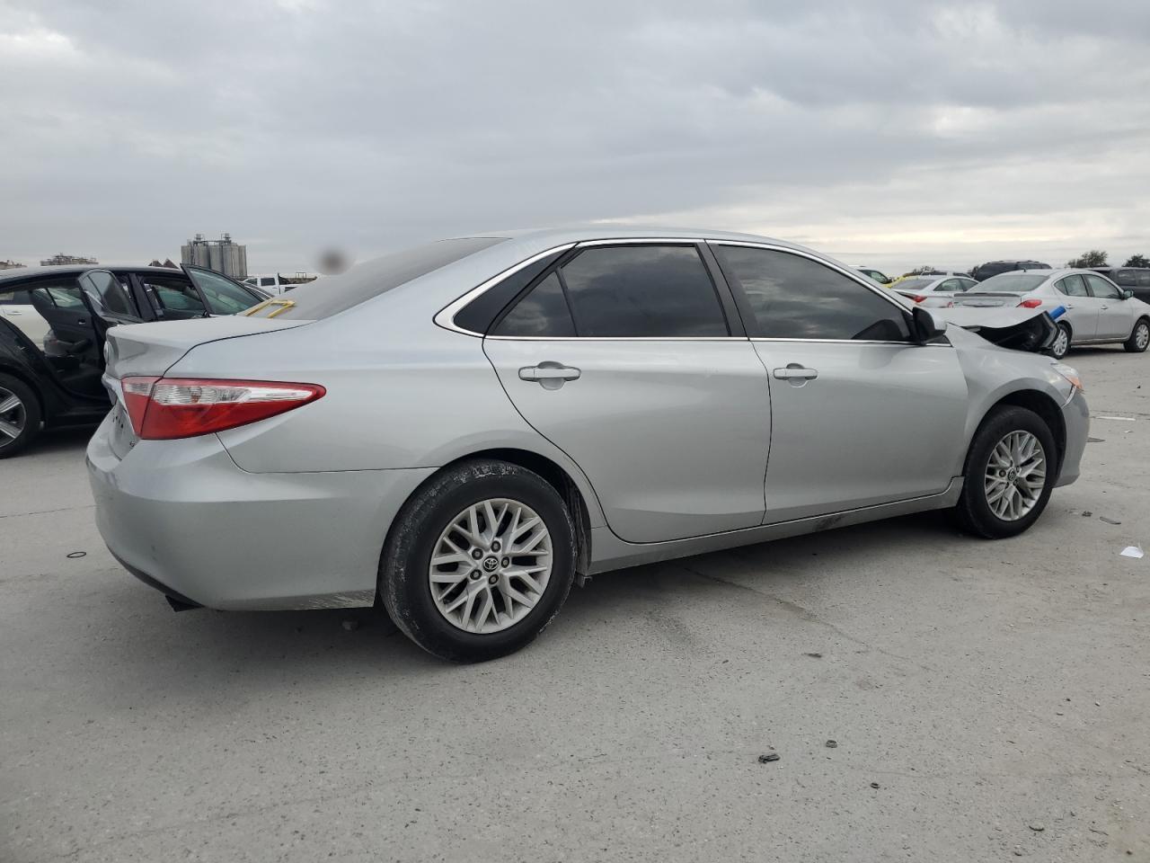 2016 TOYOTA CAMRY LE - Фото 3