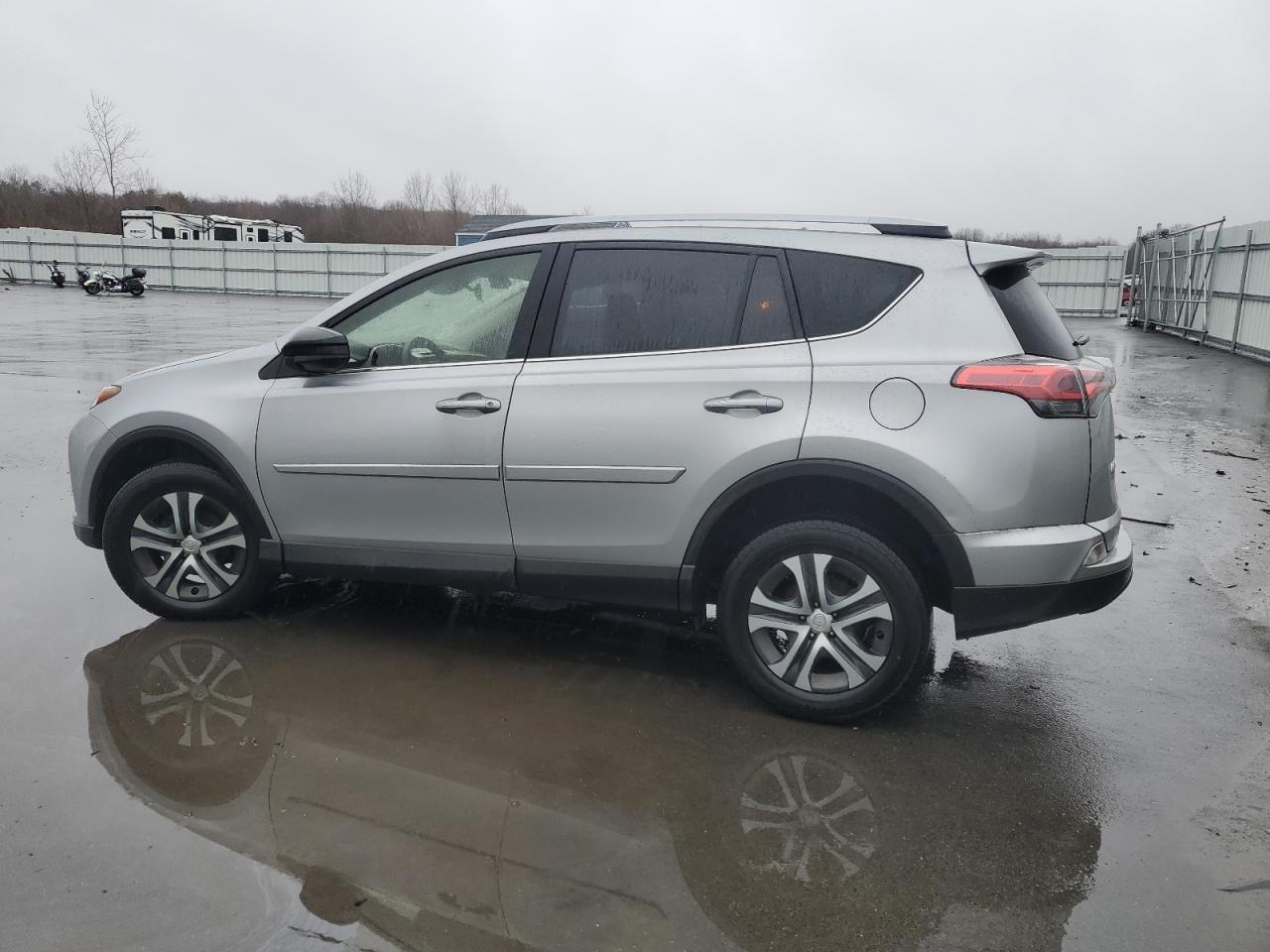 2018 TOYOTA RAV4 LE - Image 2