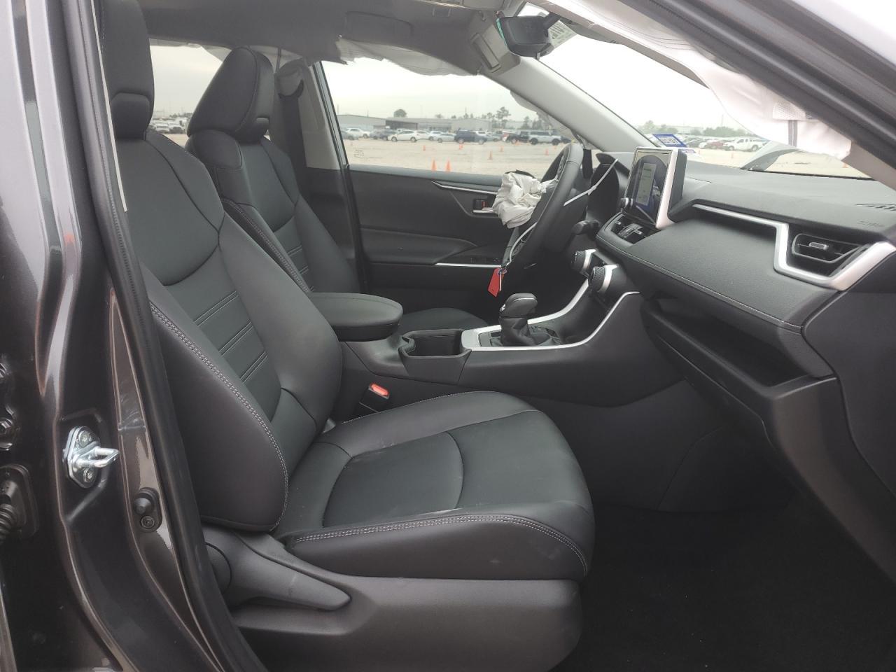 2024 TOYOTA RAV4 XLE P - Image 7