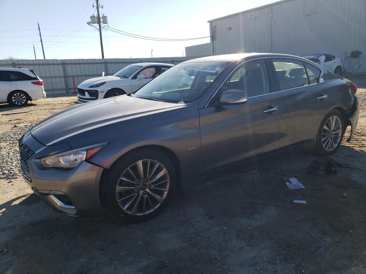 2018 INFINITI Q50 LUXE