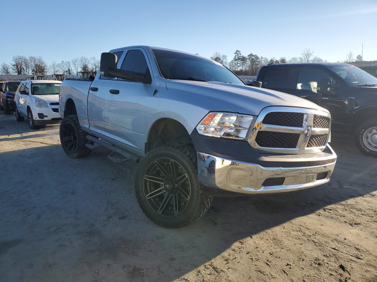 2017 RAM 1500 ST - Image 4