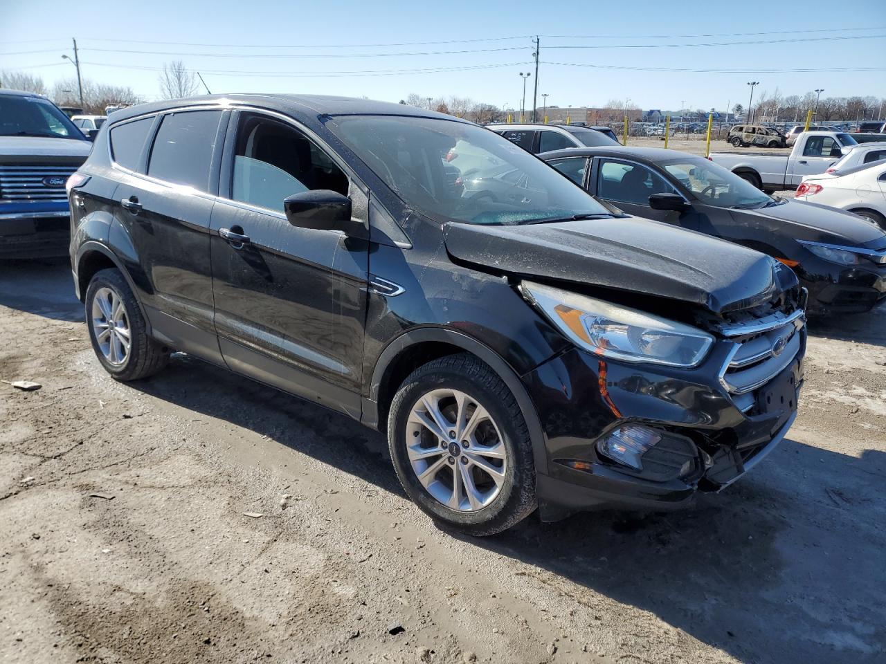 2017 FORD ESCAPE SE - Image 4