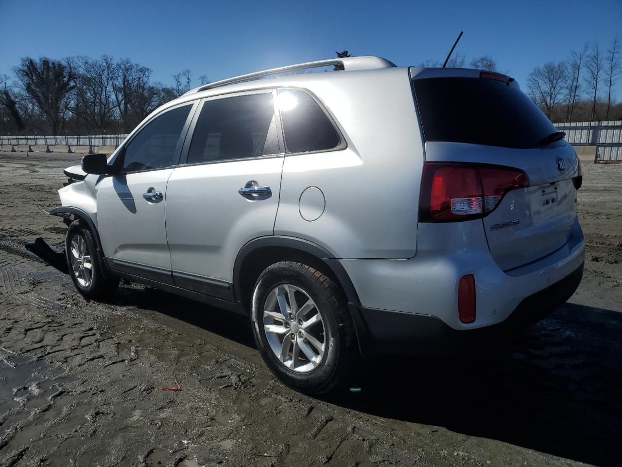 2015 KIA SORENTO LX - Image 2