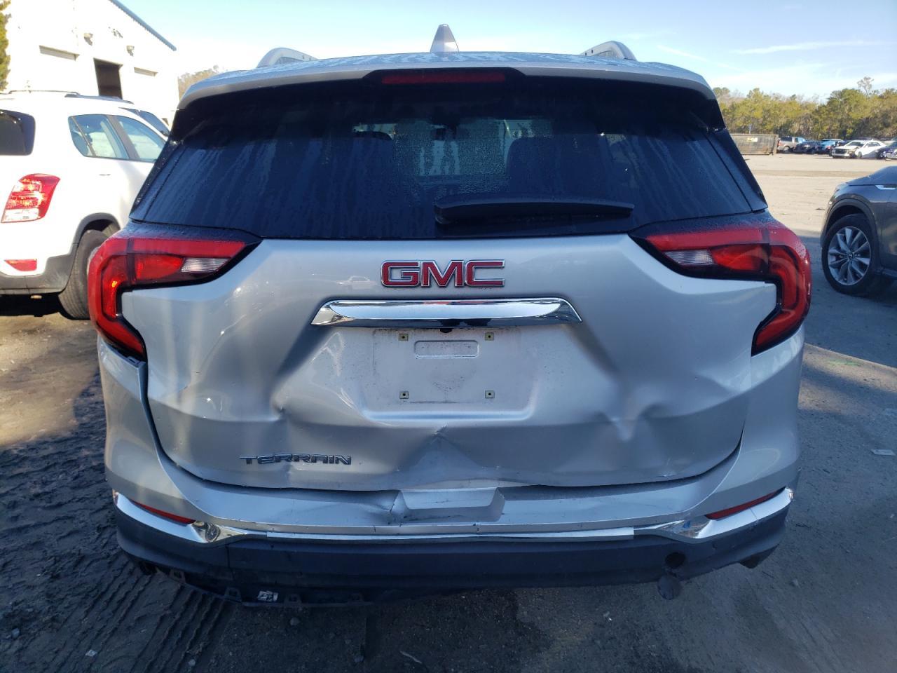 2018 GMC TERRAIN SL - Image 6