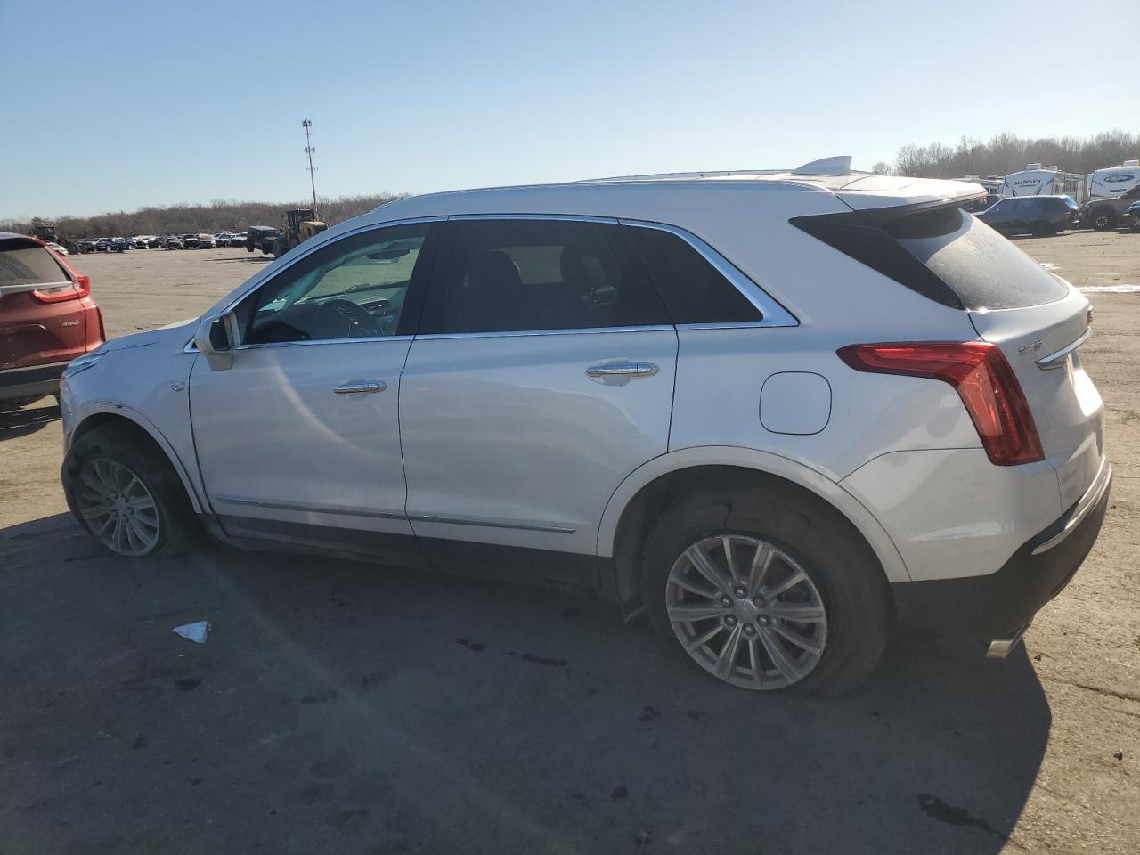 2019 CADILLAC XT5 LUXURY - Image 2