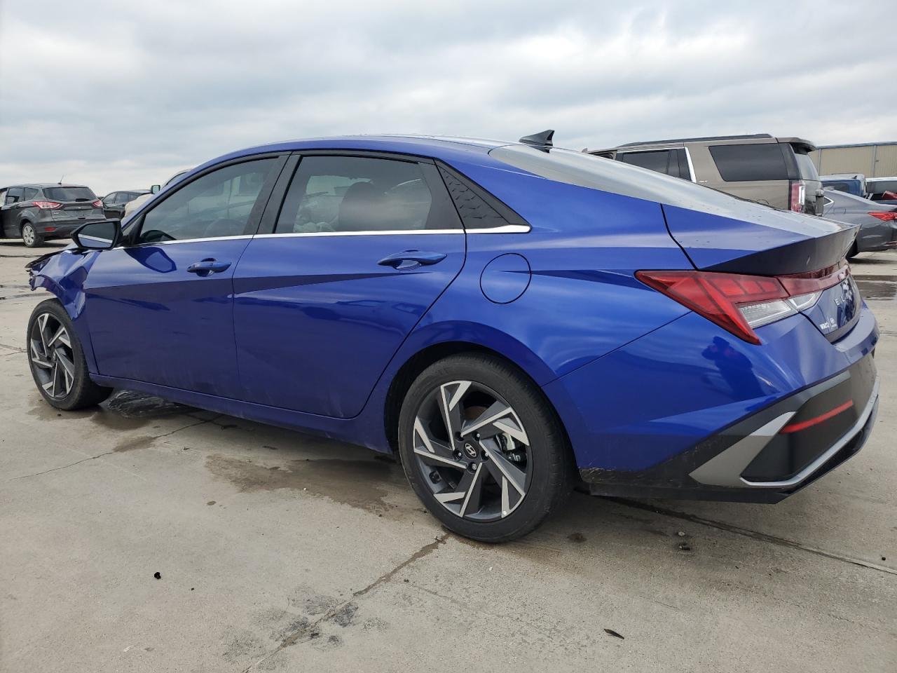 2024 HYUNDAI ELANTRA SE - Фото 2