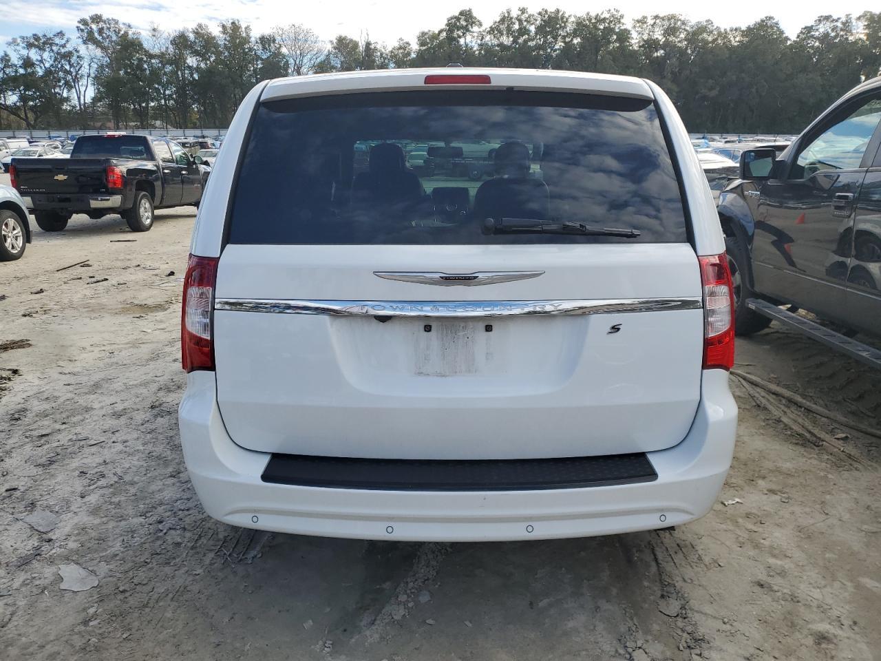 2014 CHRYSLER TOWN & COU - Image 6