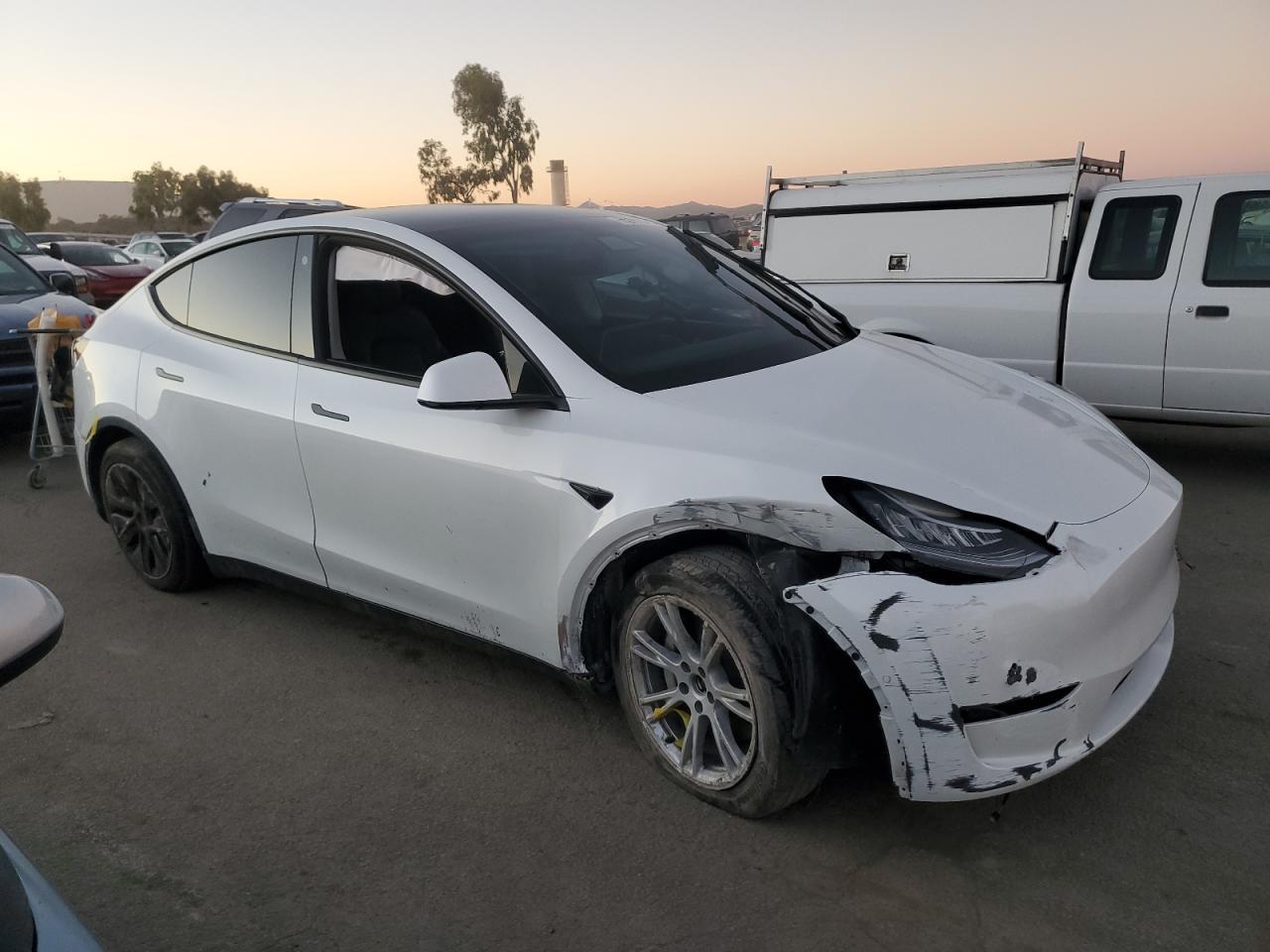 2022 TESLA MODEL Y - Фото 4