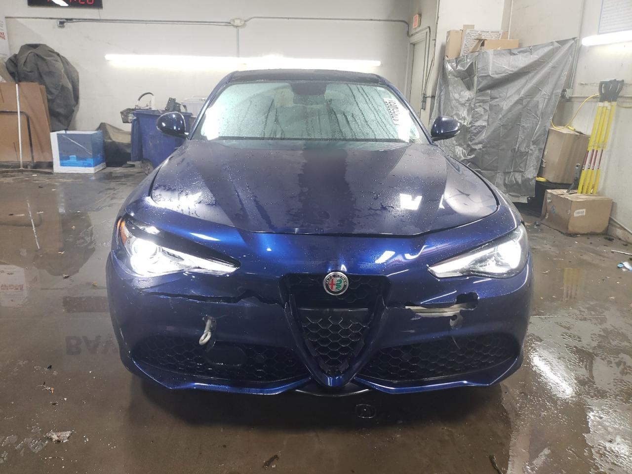 2017 ALFA ROMEO GIULIA TI - Фото 5