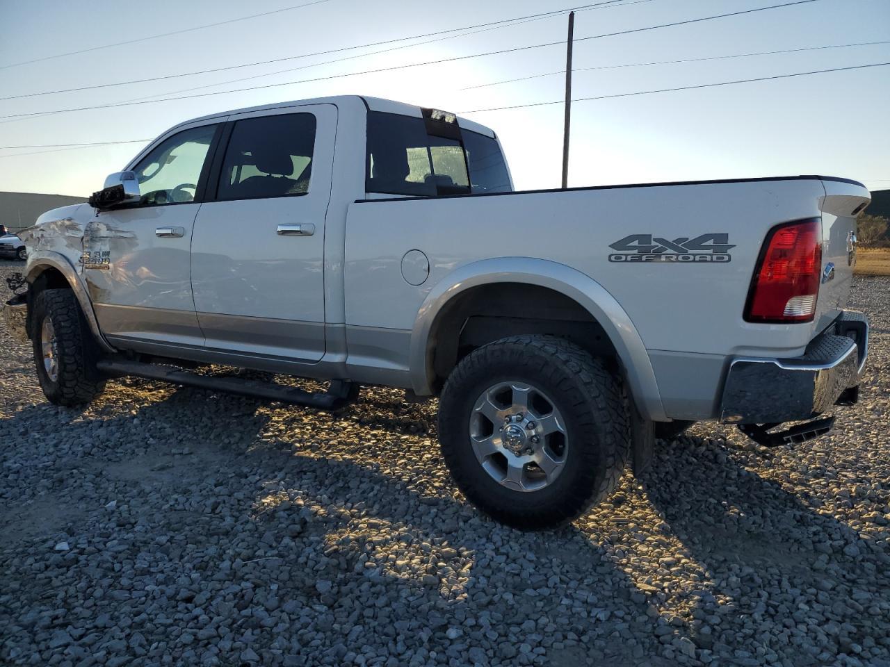 2018 RAM 2500 SLT - Image 2