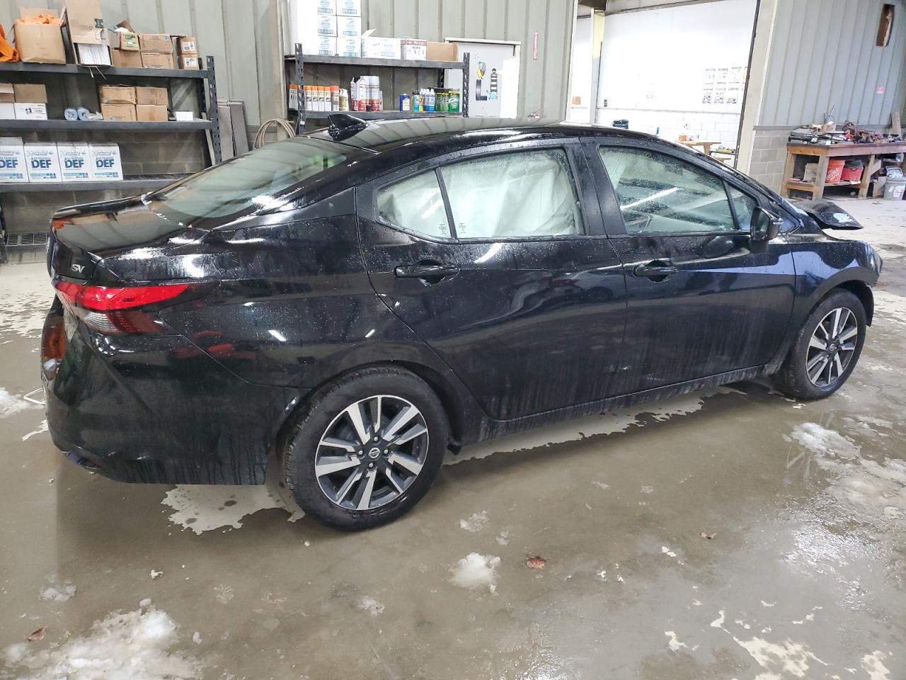 2021 NISSAN VERSA SV - Фото 3