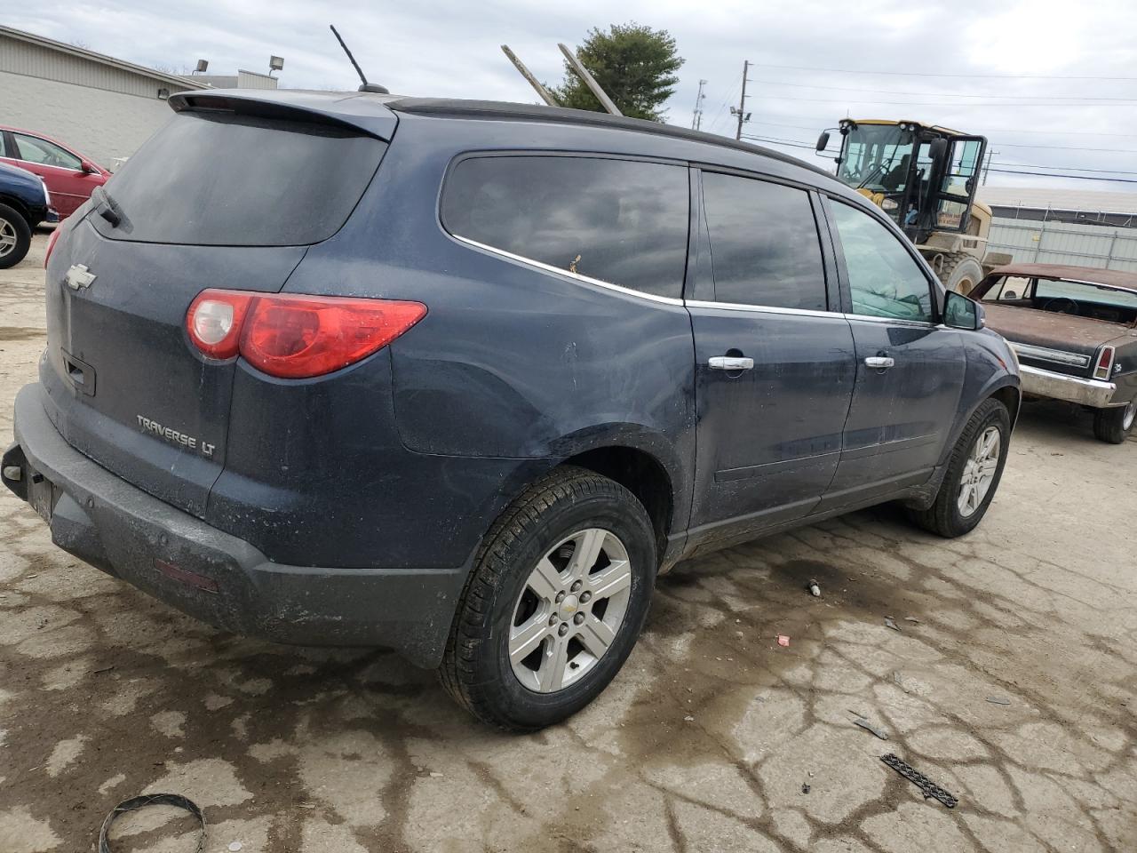 2011 CHEVROLET TRAVERSE L - Image 3