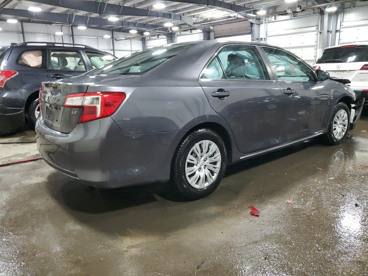 2014 TOYOTA CAMRY L - Фото 3