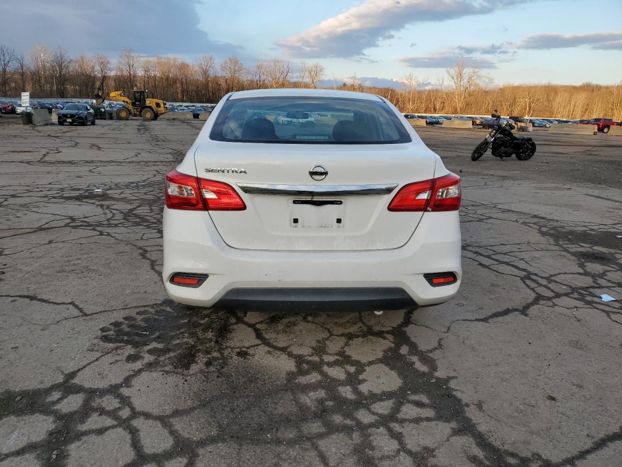 2017 NISSAN SENTRA S - Фото 6