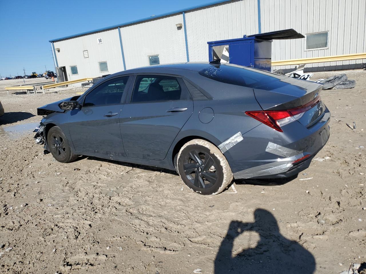 2023 HYUNDAI ELANTRA SE - Image 2