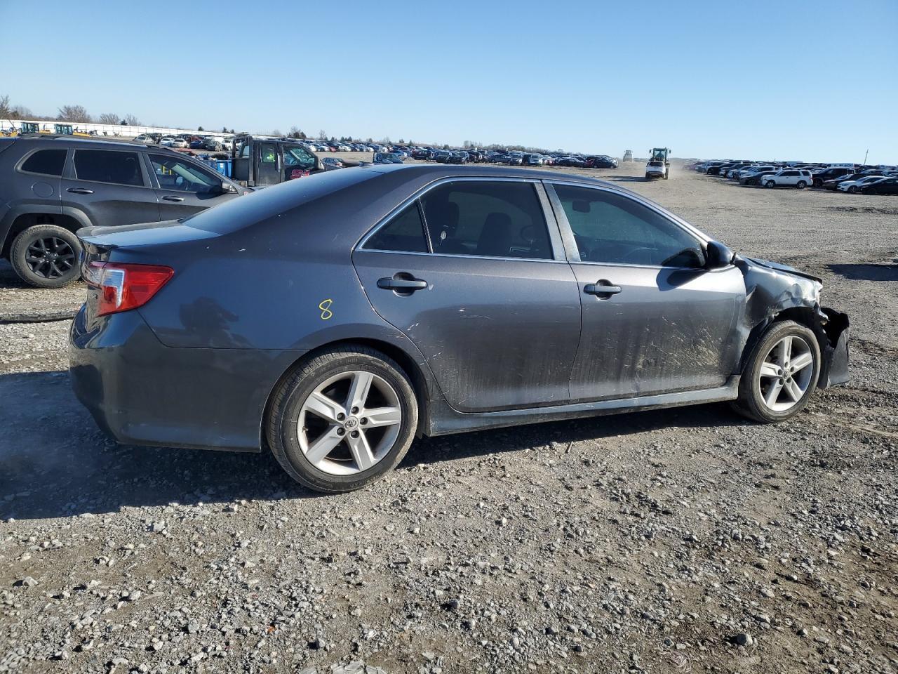 2013 TOYOTA CAMRY L - Фото 3