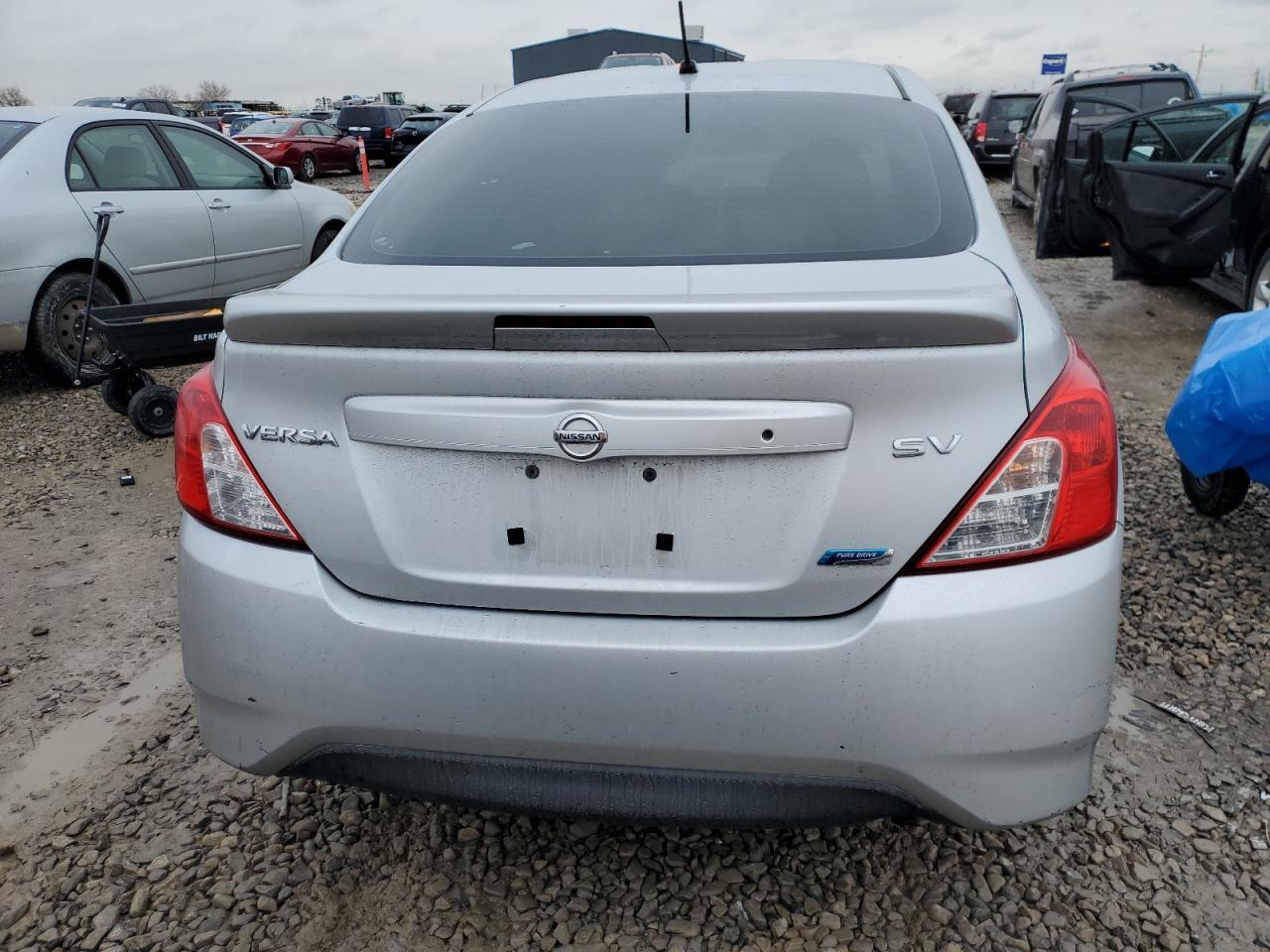 2016 NISSAN VERSA S - Фото 6